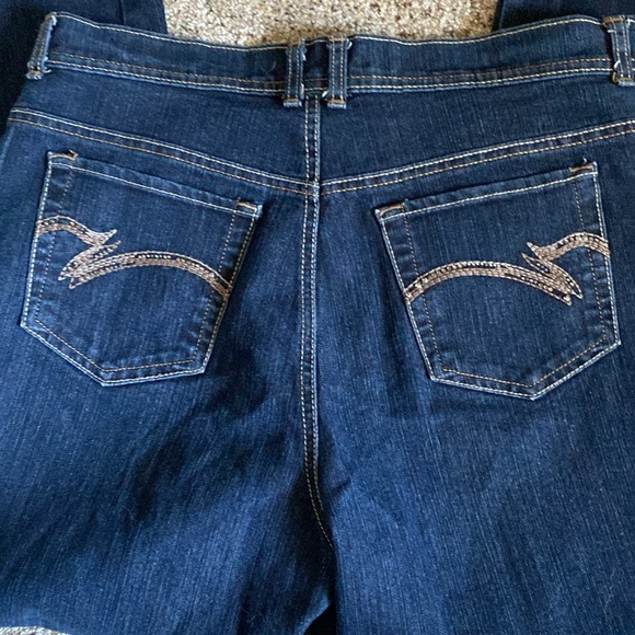 GLORIA VANDERBILT Jeans - Picture 6 of 7